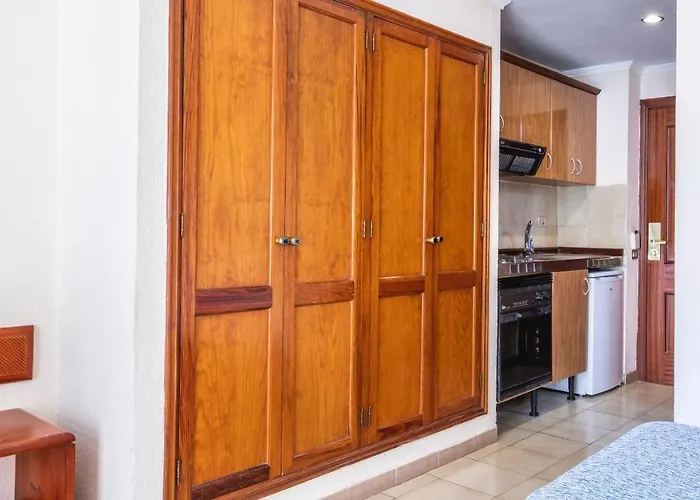 Be Smart Florida Plaza Apartmán *